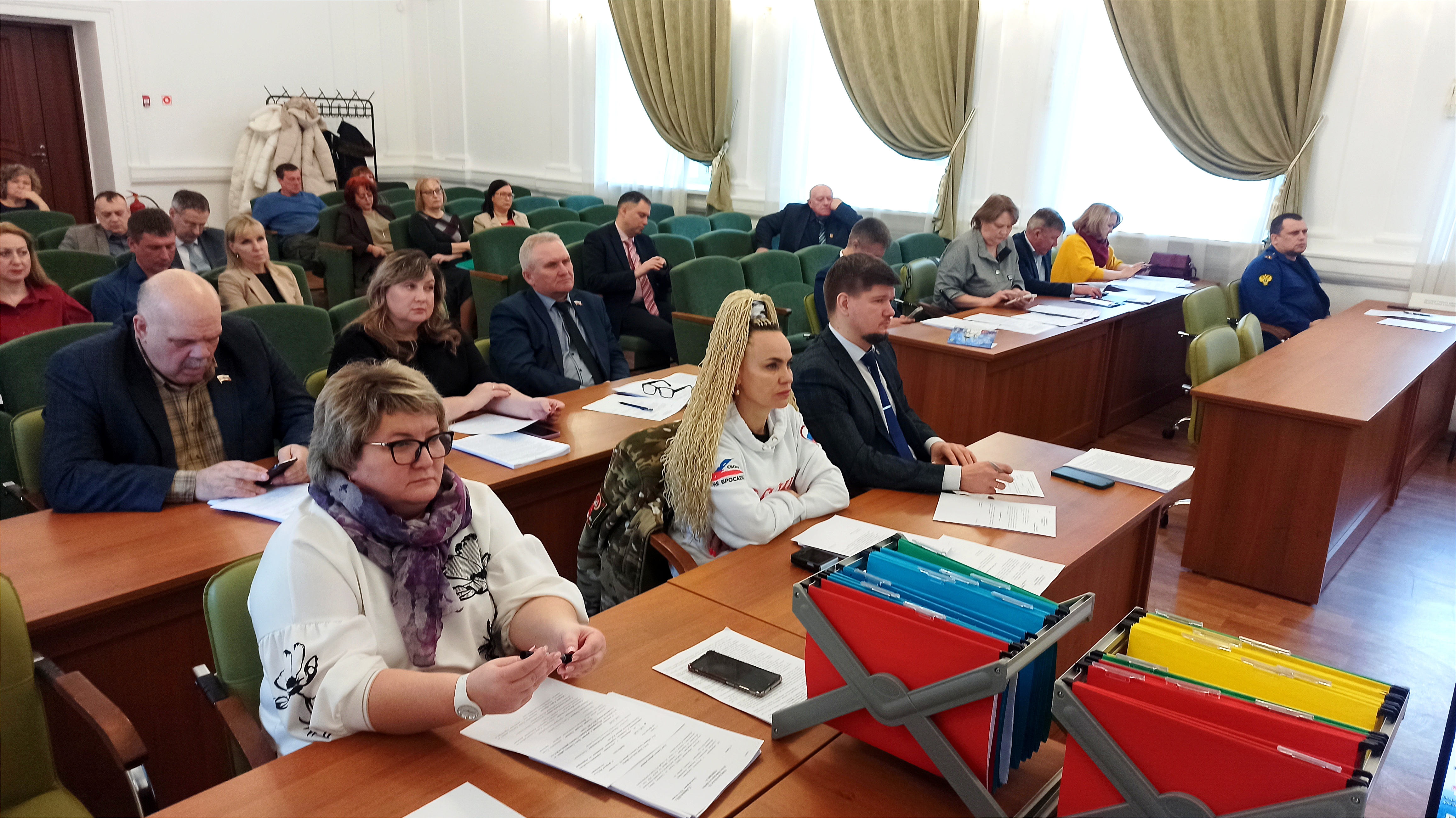 Собрание Думы Томского района: утверждение бюджета, капитальный ремонт школ, подготовка объектов коммунального комплекса к работе в осенне-зимний период 2025-2026, празднование 80-й годовщины  Победы в Великой отечественной войне 1941-1945 годов.