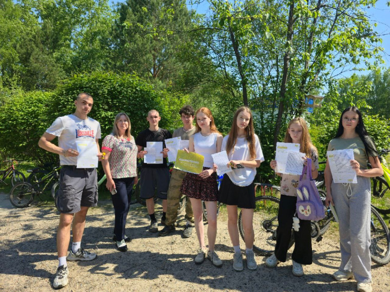Акция "Дарю тепло" прошла в образовательных учреждениях Томского района. Акция "Дарю тепло" прошла в образовательных учреждениях Томского района.